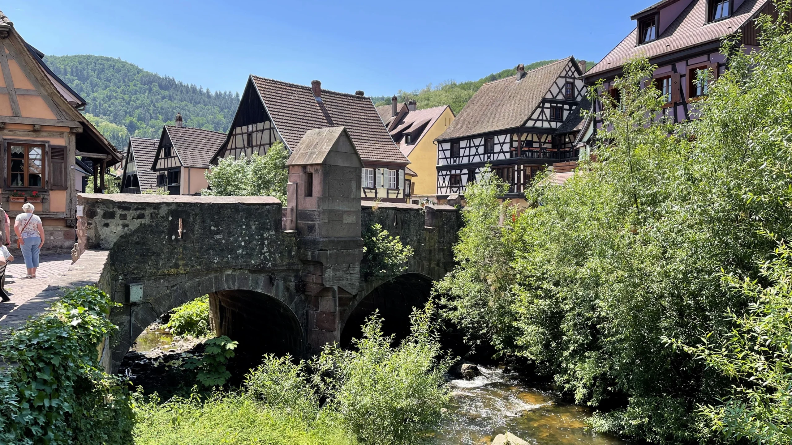 Guía Completa de Kaysersberg 2026: Qué Ver, Dónde Dormir y Cuándo Visitar el Pueblo Favorito de los Franceses en Alsacia