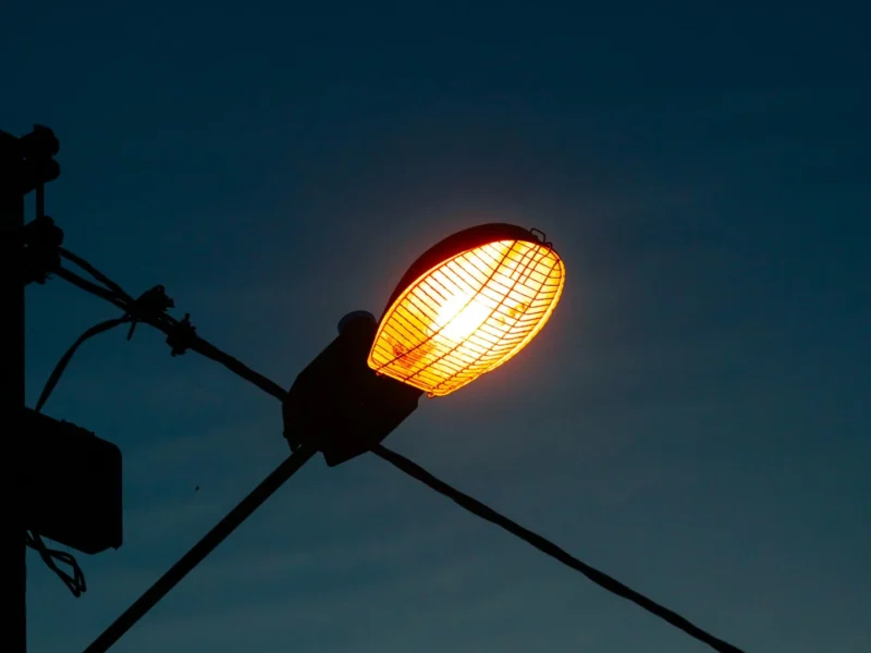 Sector eléctrico dominicano: 180 años de historia y derechos del usuario
